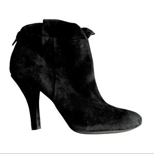 MTNY ME TOO NEW YORK High Heel Ankle Boots With Ruffle Ankle Black Suede 7.5